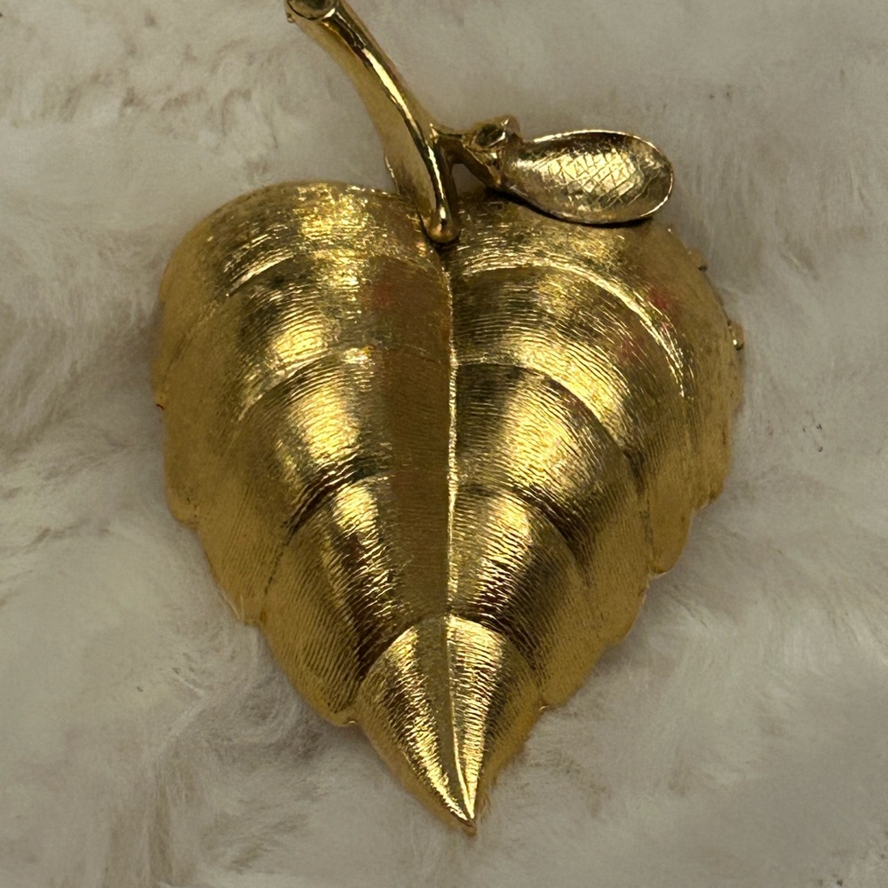 Vintage Gold Leaf Brooch